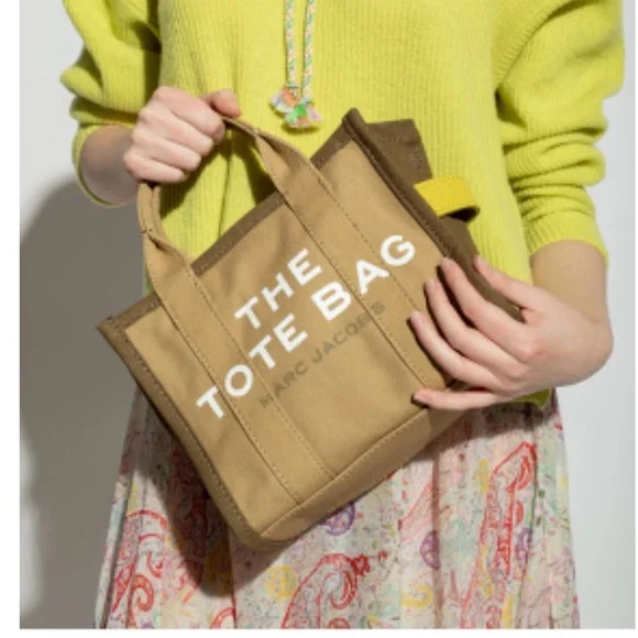 ショルダーバッグ・ポシェット MARC JACOBS 'The Canvas Small Tote' handbag Marc Jacobs The Canvas Small Tote Bag | Blue | FARFETCH